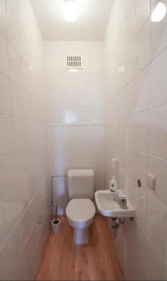 Cozy Apartment In Super Quiet Area Ланакен Экстерьер фото